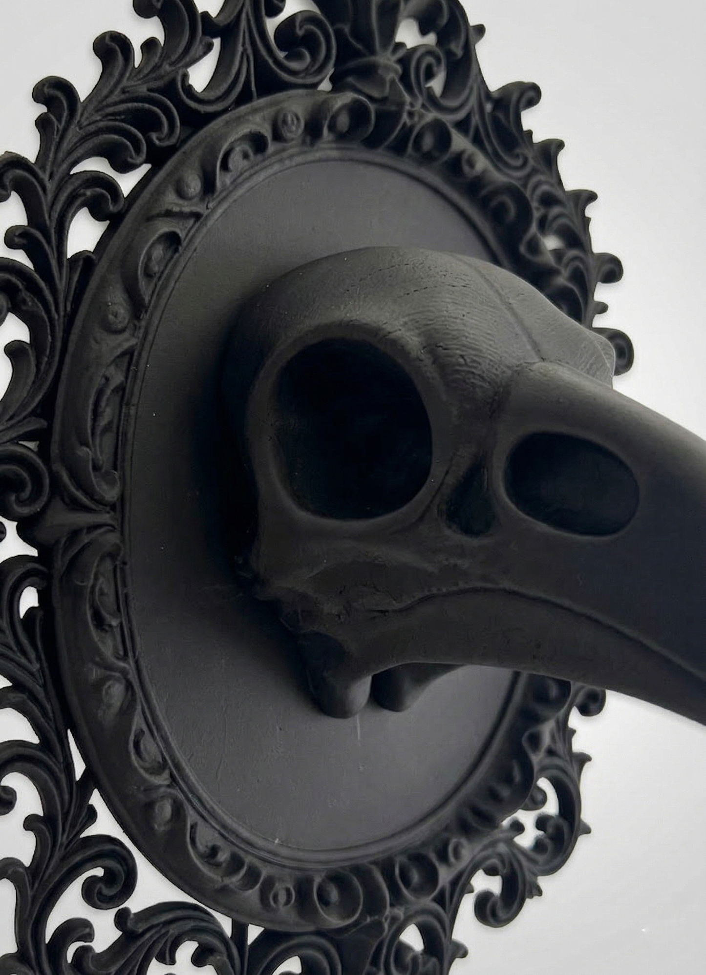 Raven Skull Wall Decor - 3D Printed Crow Skull in Baroque Frame - Gothic Taxidermy Art - Dark Academia Decor - Black PLA Wall Hanging